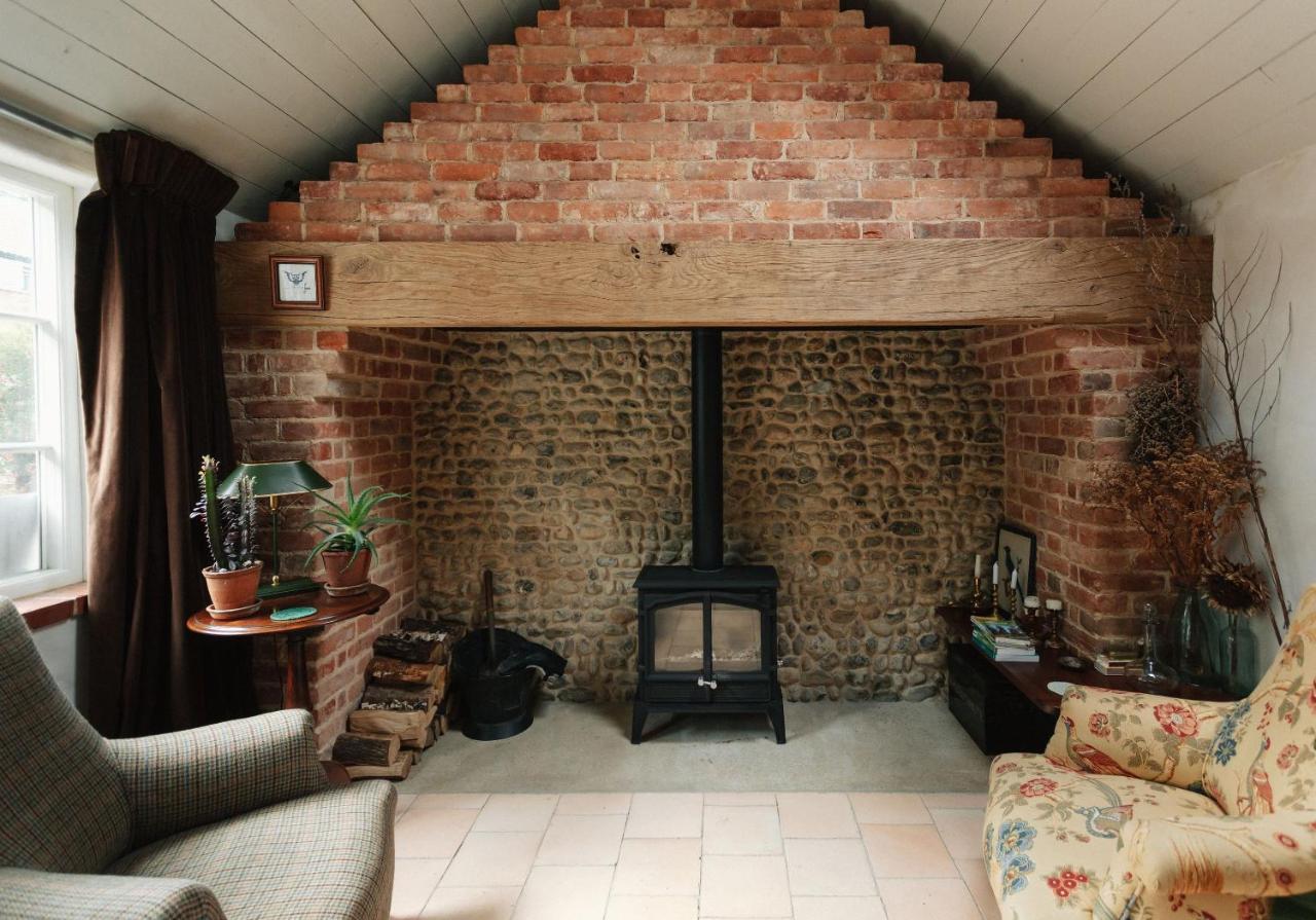 Spinks Nest - A Boutique Cottage Near Holt, North Norfolk Hunworth Exterior photo